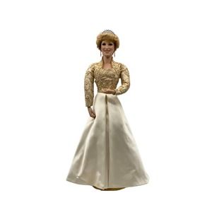 NIB Ashton Drake Diana, Visionary of Style Porcelain Doll